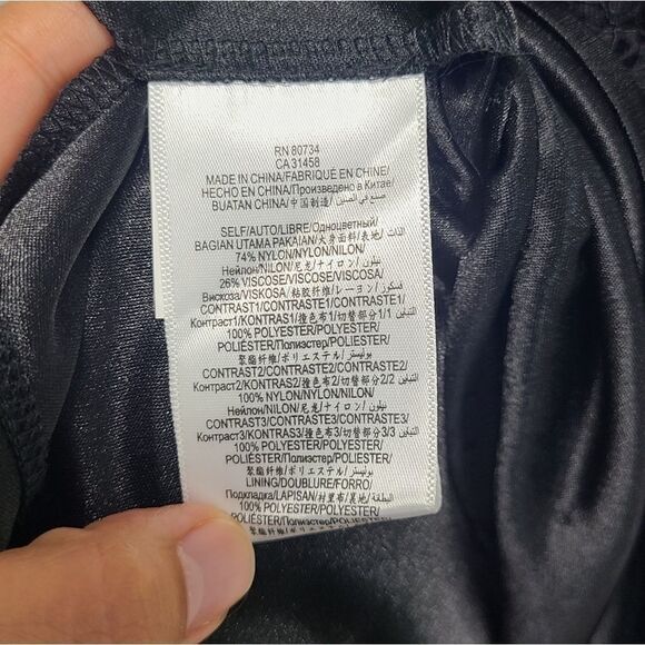 NWOT BCBGeneration Black Lace V-Neck Dress size 0 - Picture 5 of 9